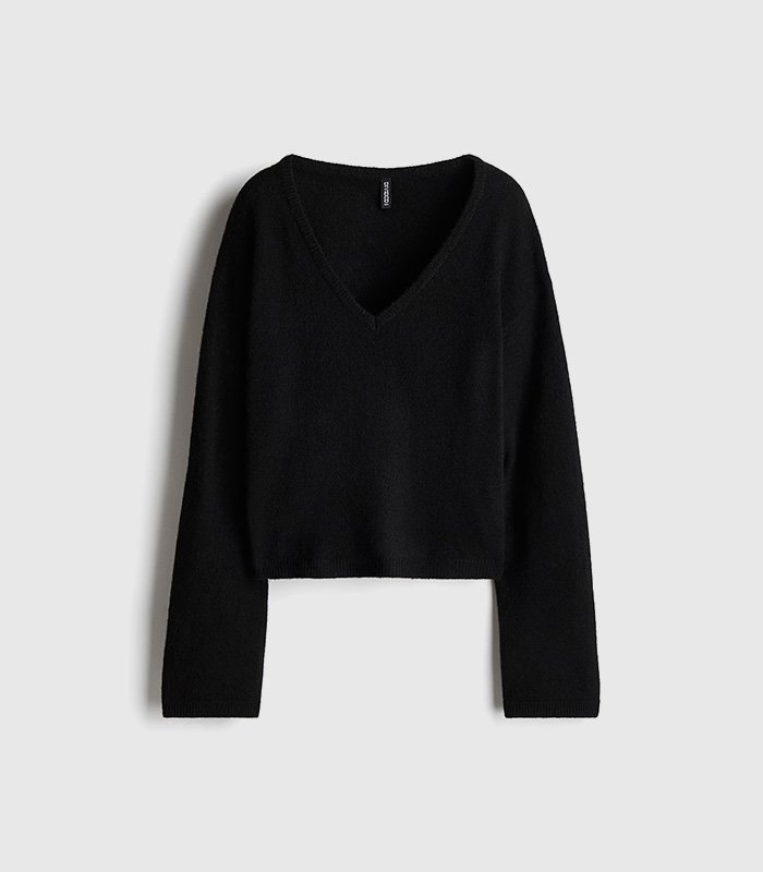 fineknit-vneck-jumper.jpeg Fine-knit V-neck jumper - Image 1
